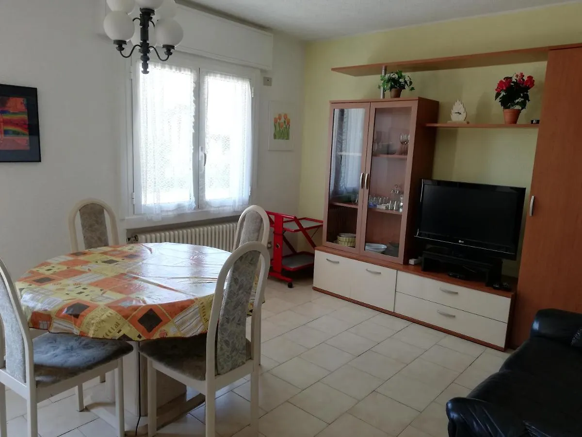 Giardino Apartment Porto Valtravaglia 0*,  Italy