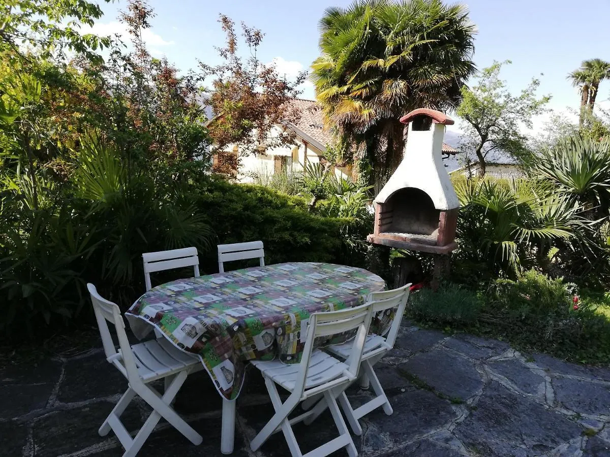 Giardino Apartment Porto Valtravaglia