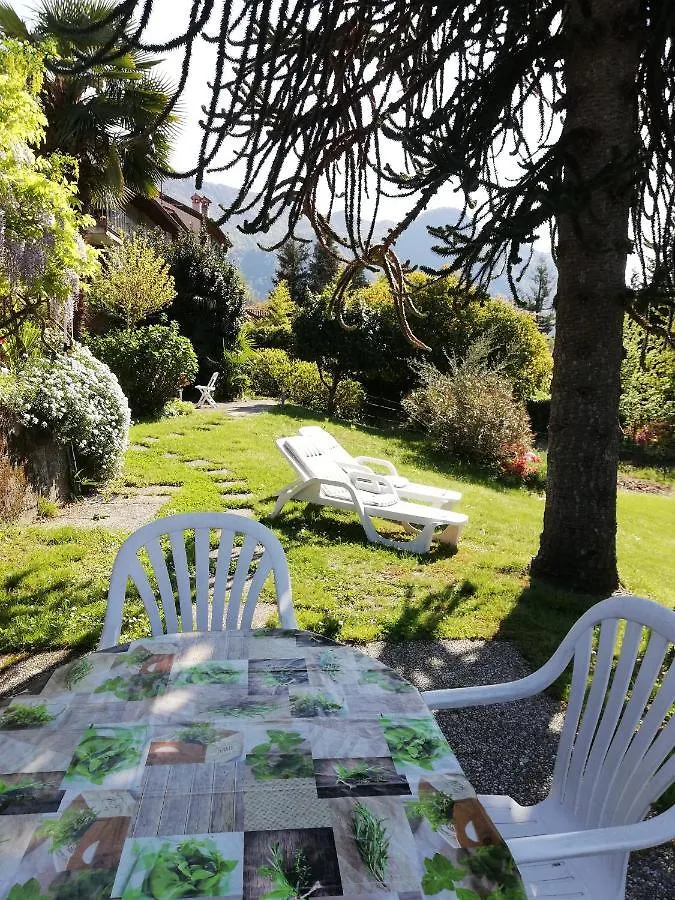 Giardino Apartment Porto Valtravaglia Italy